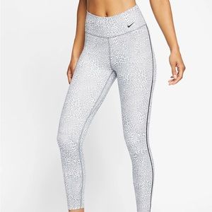 Nike Sportswear Women’s Animal Print Leggings